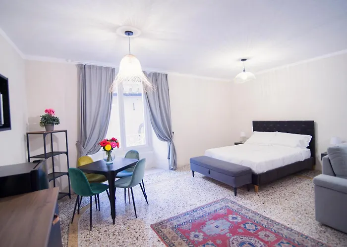 La Piazzetta & 4*