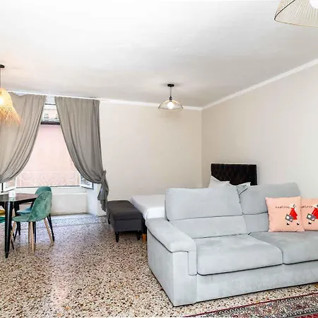 La Piazzetta & Genova