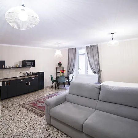 La Piazzetta & Guest house Genoa