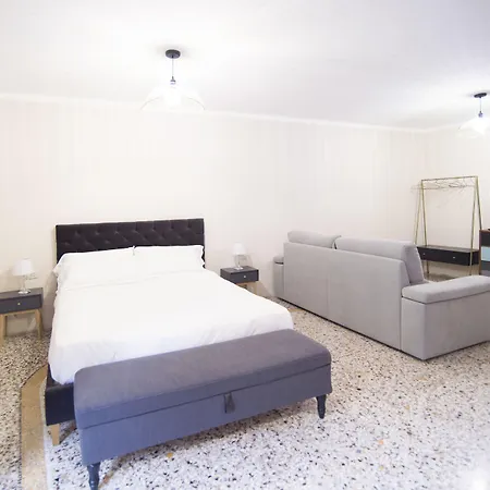La Piazzetta & Guest house 4*
