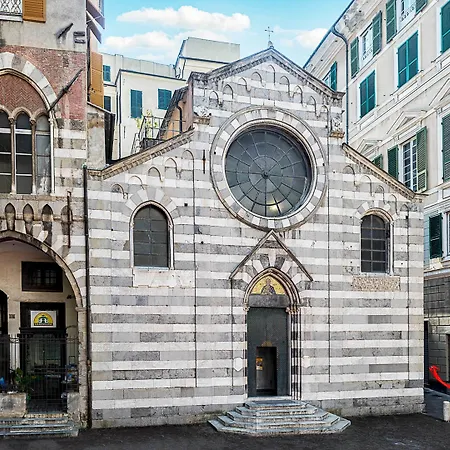 Guest house La Piazzetta & Genoa