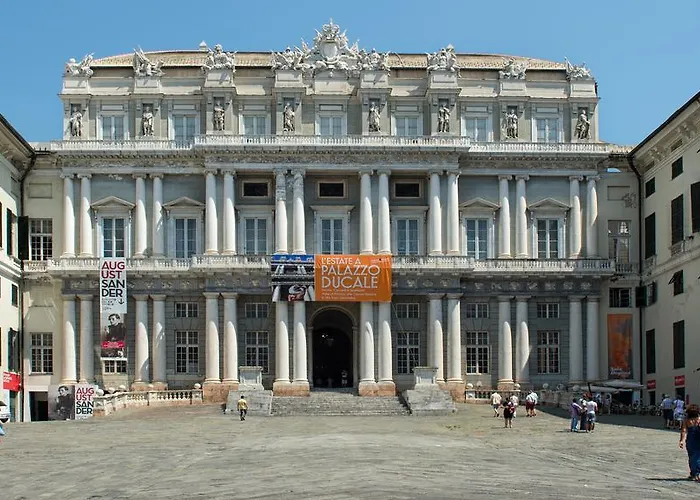 La Piazzetta & Pensión Génova