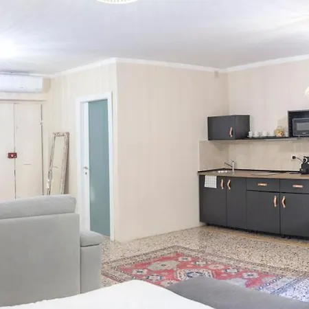La Piazzetta Rooms&apartments 4* Genova
