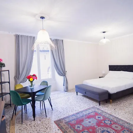 La Piazzetta & 4*